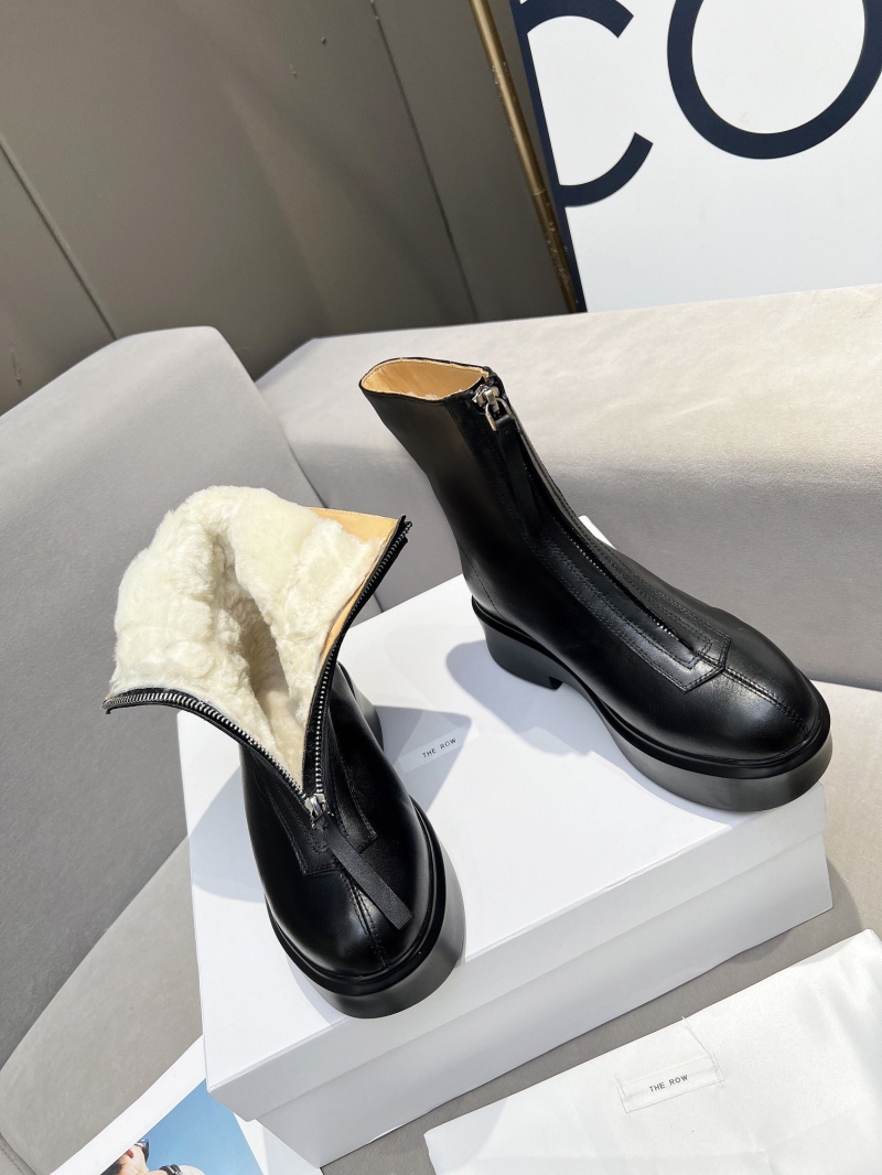 The R0w boots